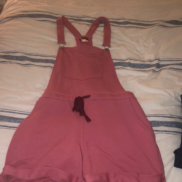 VENUS Other - French terry overall shorts